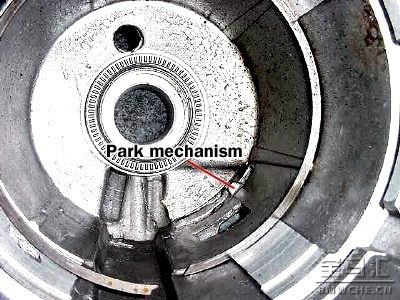停车直接挂P档不伤变速箱!详解停车为什么还往前蹿一下