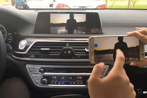 在宝马ID系统上把手机内容投屏到车载大屏视频教程