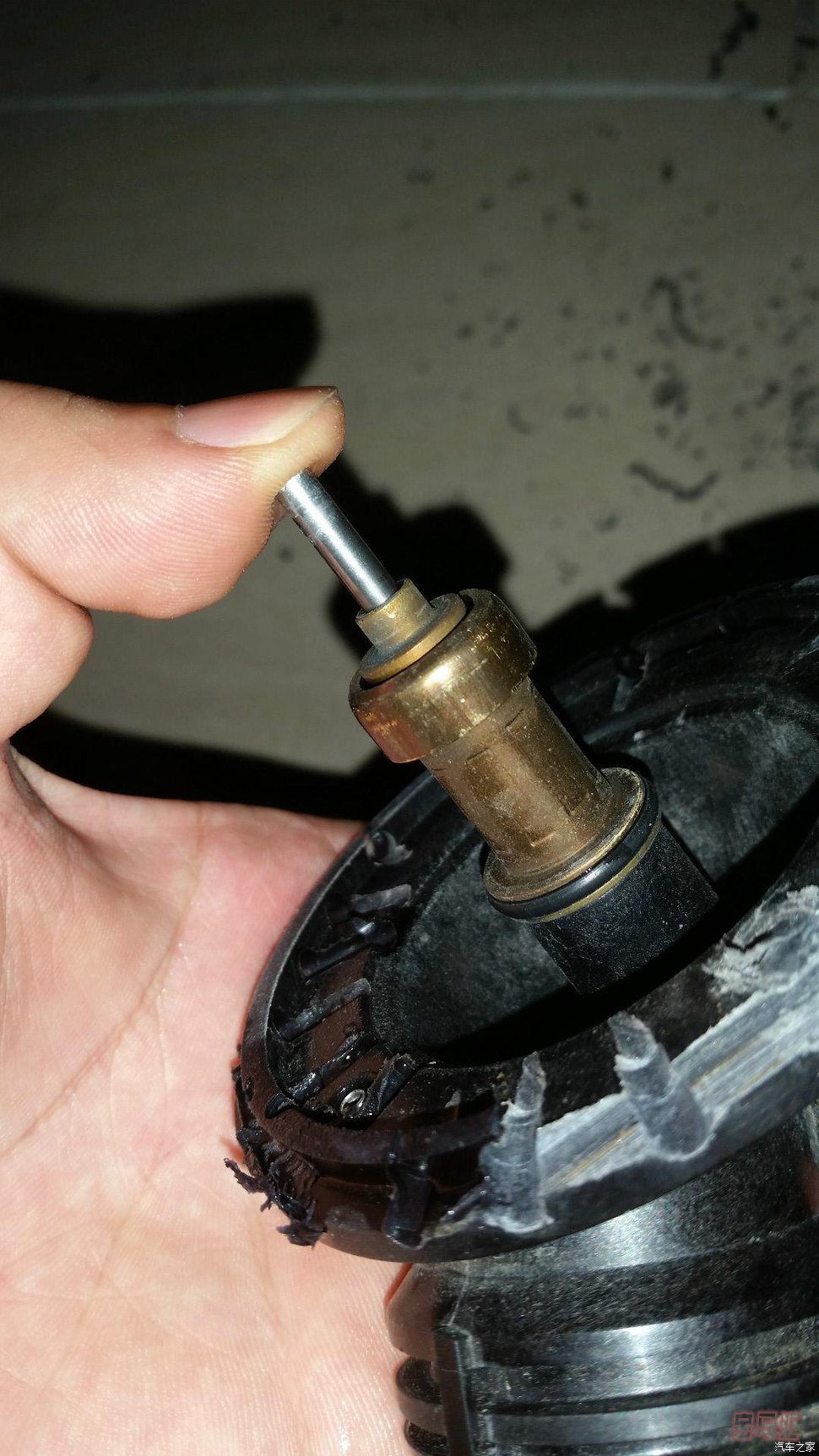 揭开宝马节温器面纱,节温器拆解及工作原理分析