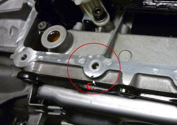 宝马PUMA技术通报-双离合器变速箱DKG油底壳区域漏油