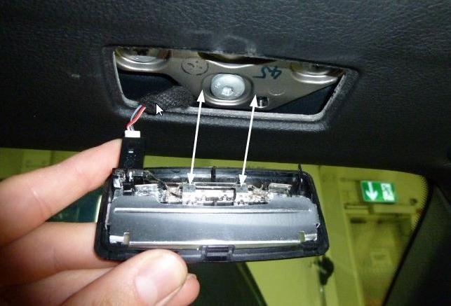 PUMA技术通报-F33车内照明灯、化妆灯失效。